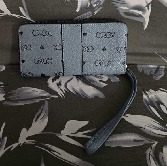 XOXO Light Blue Wristlet with Logo - Picture 3 of 4
